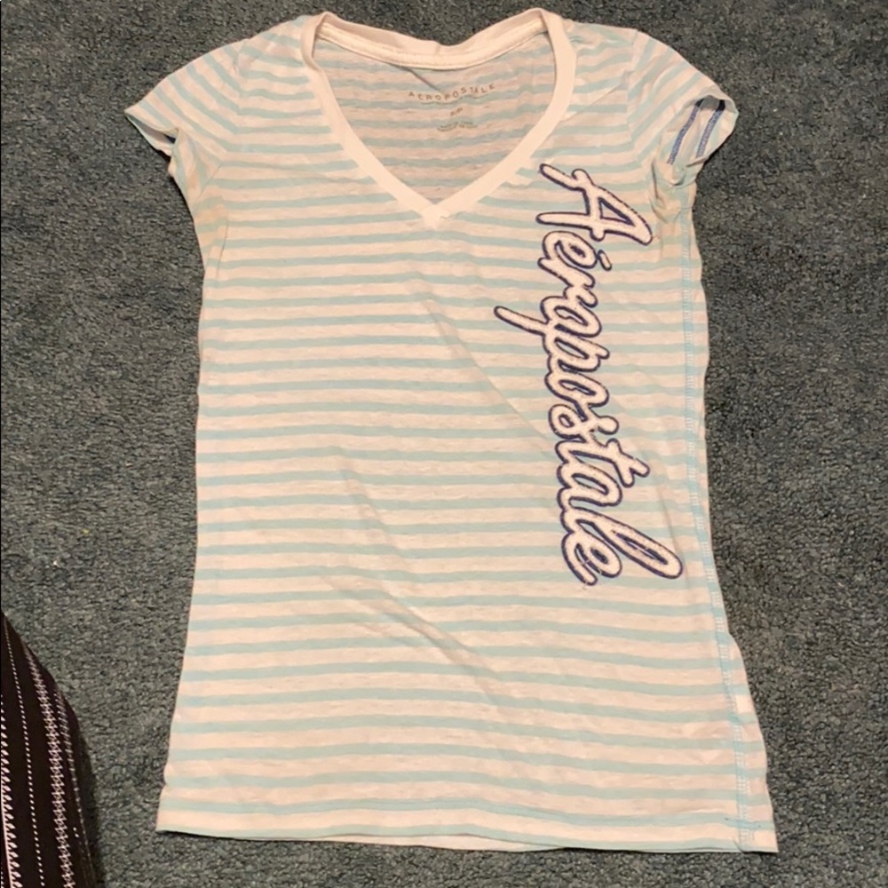 Aeropostale v neck